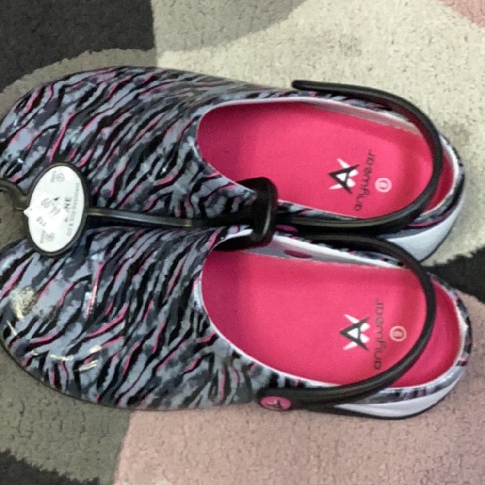 Women’s scrub shoes
